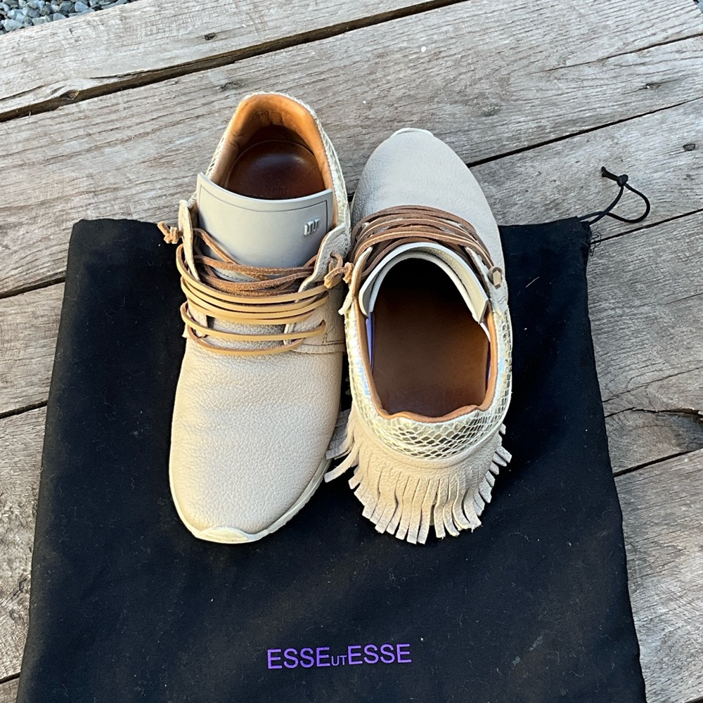 Esse Ut Esse Women's Cream Sneakers